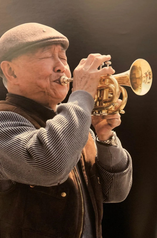 中国99岁顽童画家去世:TMD,人生太好玩了