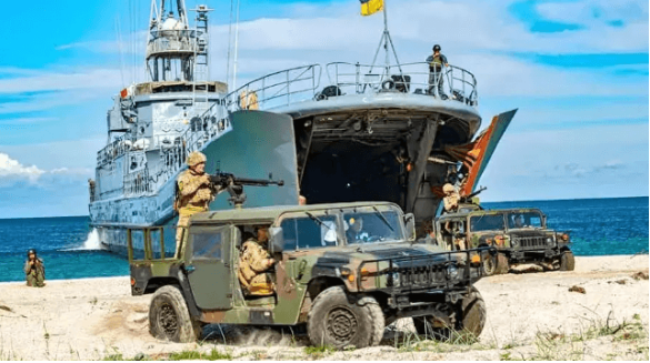 “乌海军舰队团灭”后,西方媒体集体噤声透露出的信息量很大