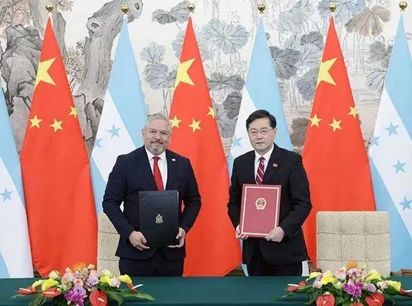 拿下洪都拉斯后,一带一路已经包围了美国的后院