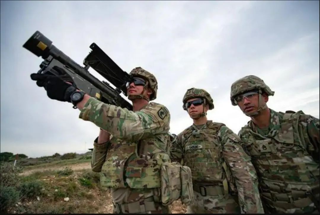 美军猛打电话,解放军根本不接!美国设下的鸿门宴,中方一口回绝