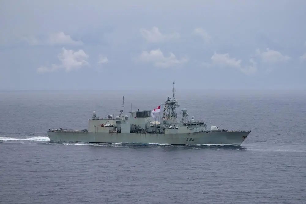 中国052C四舰编队,强行插入美日舰队