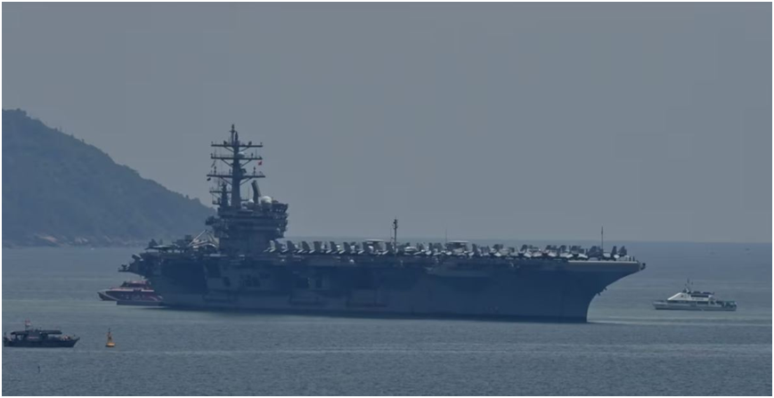 “里根”号航母高调访岘港,越南防长却到了中国……