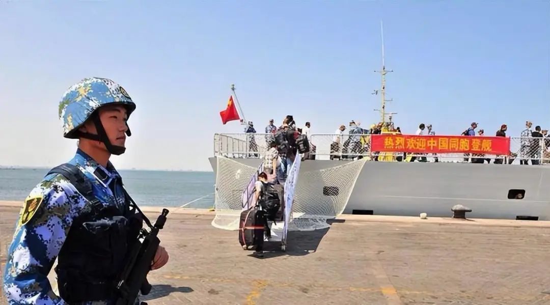 南海方向,055大驱演练撤侨!做好最坏准备?