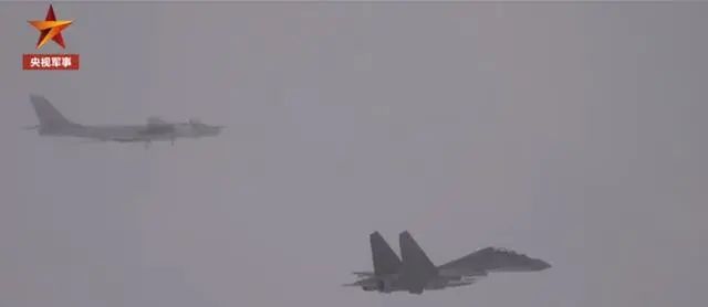 俄罗斯战略轰炸机,降落在中国南京,中俄这次出手,绝对不同寻常!