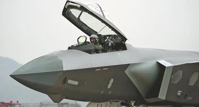 西方最新情报,第10个歼-20旅现身西南,总量超200架,涡扇-15大推已装机!