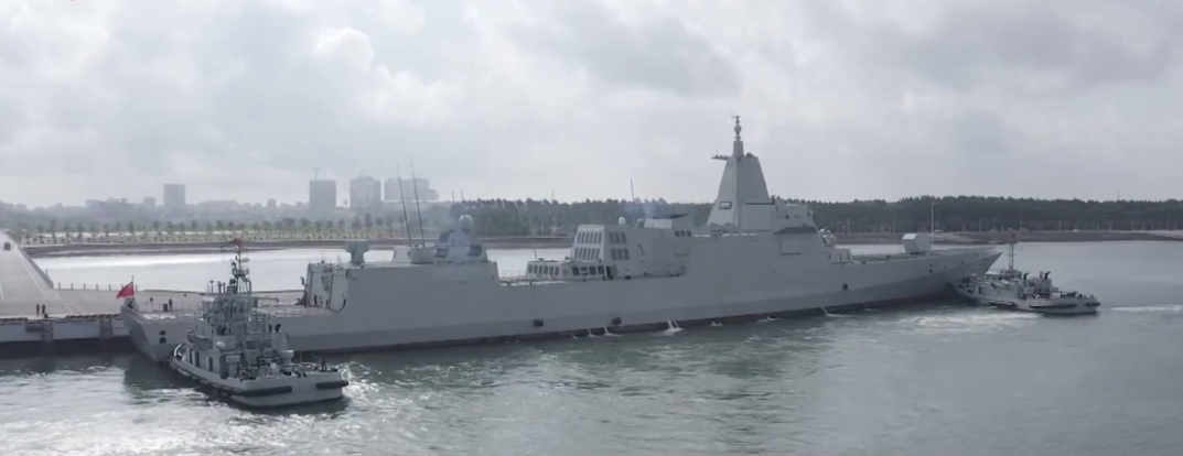 南海方向,055大驱演练撤侨!做好最坏准备?