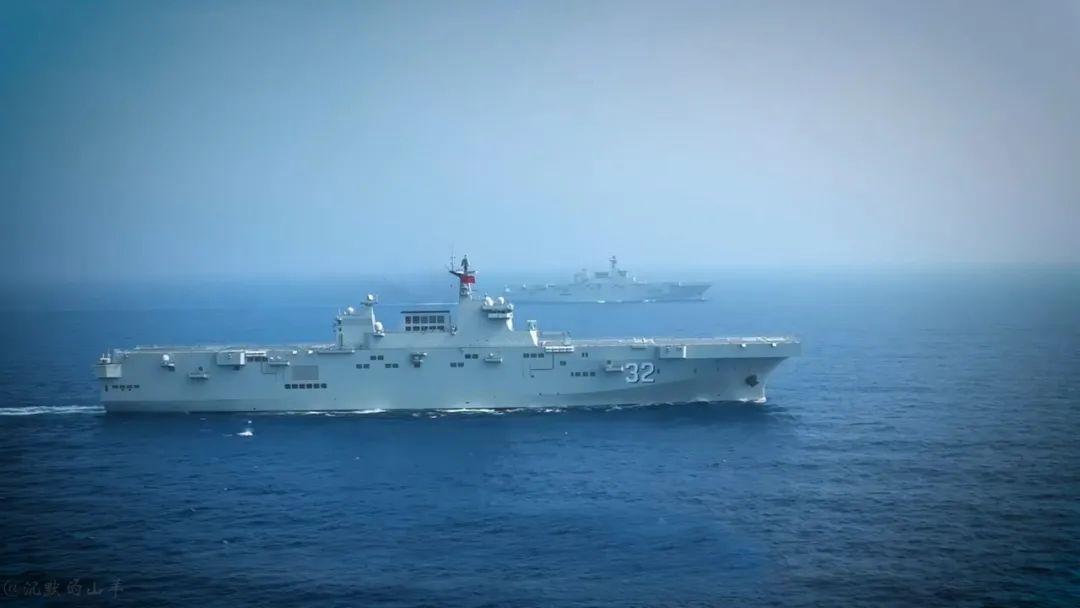 中国075型两栖攻击舰“广西”舰ESG首次穿过第一岛链,可随时执行“夺岛任务”!