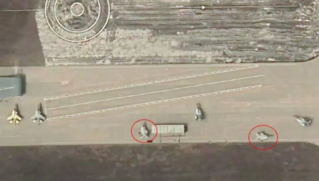 多架歼35折叠机翼同框亮相!2024入役海军没问题,总量或突破400