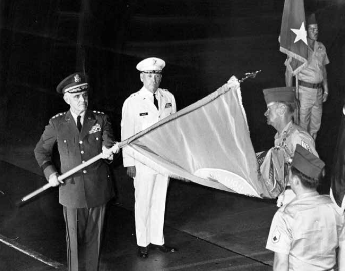 在“推土机和刺刀”下:冲绳美军基地建造背后的琉球人民血泪史