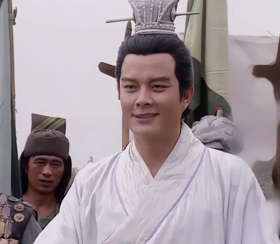 东汉末年危机下,士族阶层都在寻找后路与机会