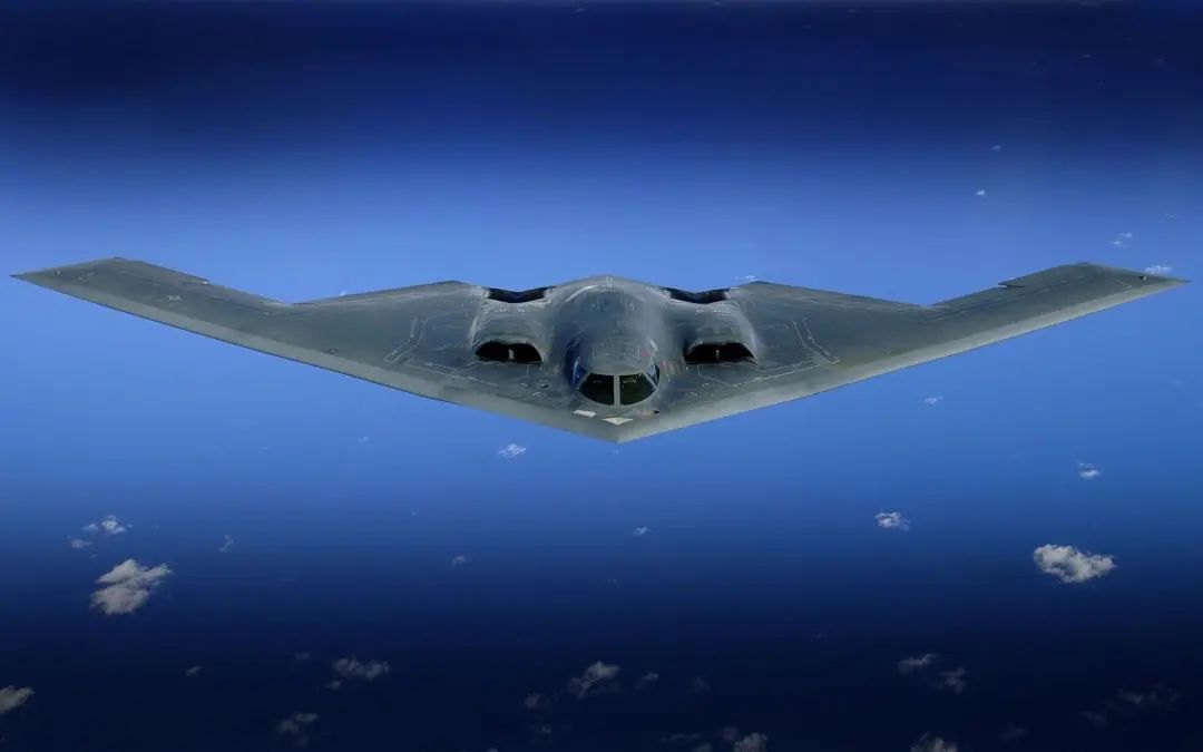 美国越来越像韩国了:直-20抄袭黑鹰,歼-35抄袭F-35,轰-20抄袭B-2