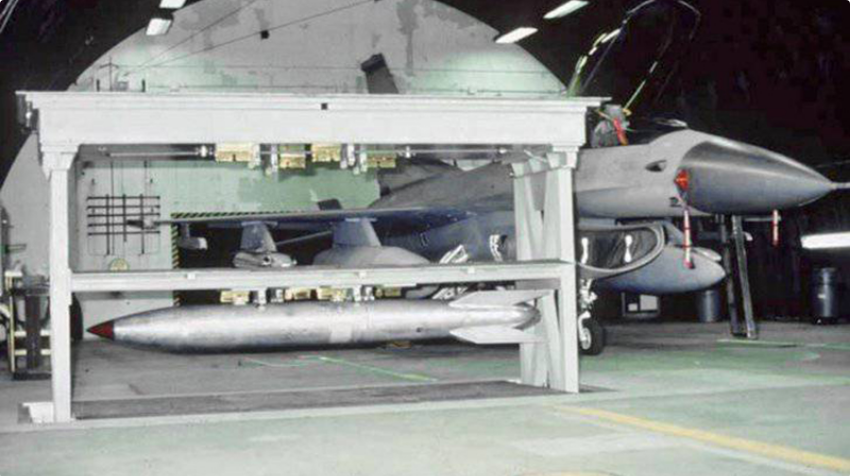 波兰请求美部署战术核武,又将是一次热脸贴美国……