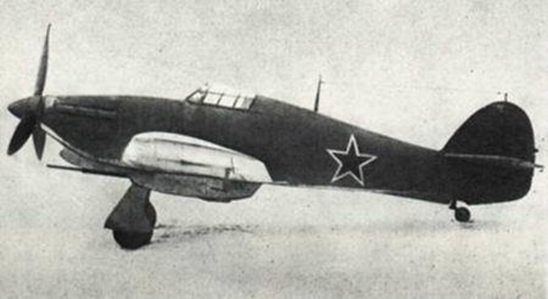 乌克兰从地下挖出8架英国飓风战斗机,曾是打击德寇主力