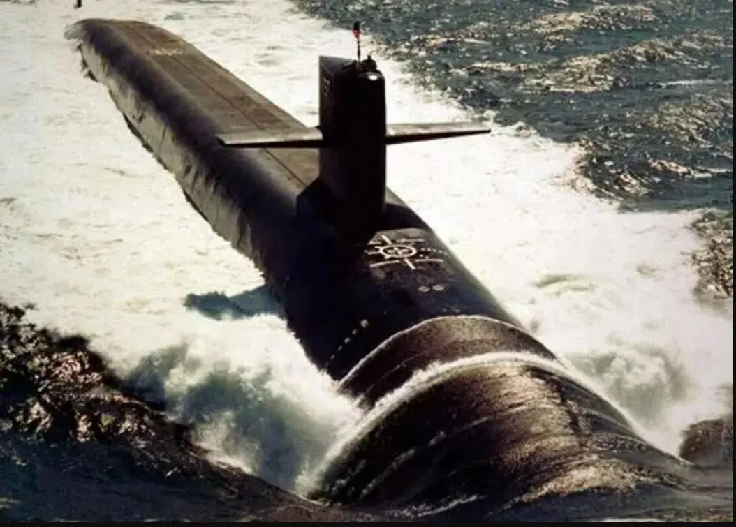 解放军战略核潜艇，美军上将刚刚说漏了嘴，惊人的评价只有9个字
