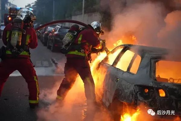 英国朋友谈“法国暴乱”