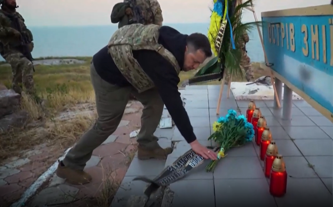 泽连斯基登上蛇岛之后,俄方这样反应