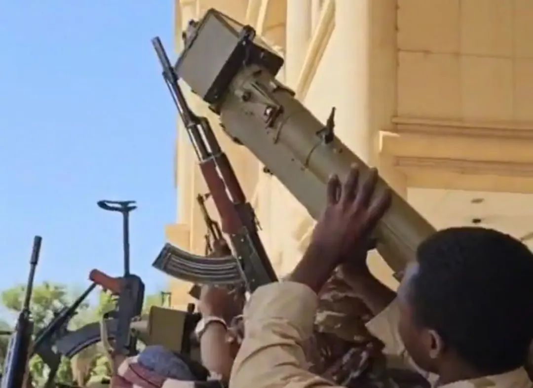 中国导弹击落中国战机!6架FTC2000全军覆没,苏丹空军暴殄天物