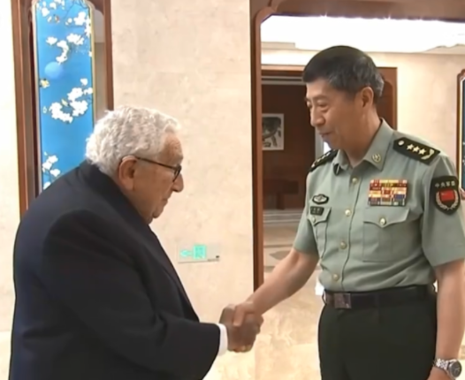 100岁基辛格访华，为何极其罕见地与中国防长会晤？