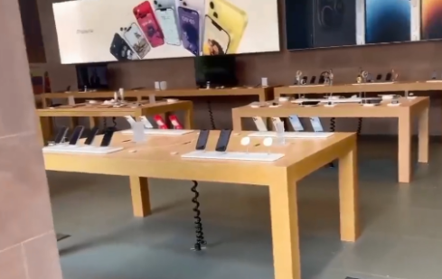 断网之后,法国的骚乱意外平息了