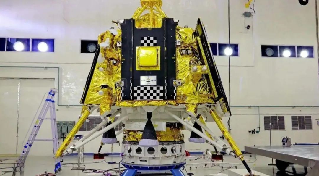 蹬腿6次终于飞出地球!月船3号成功四分之一,即将开始月球刹车