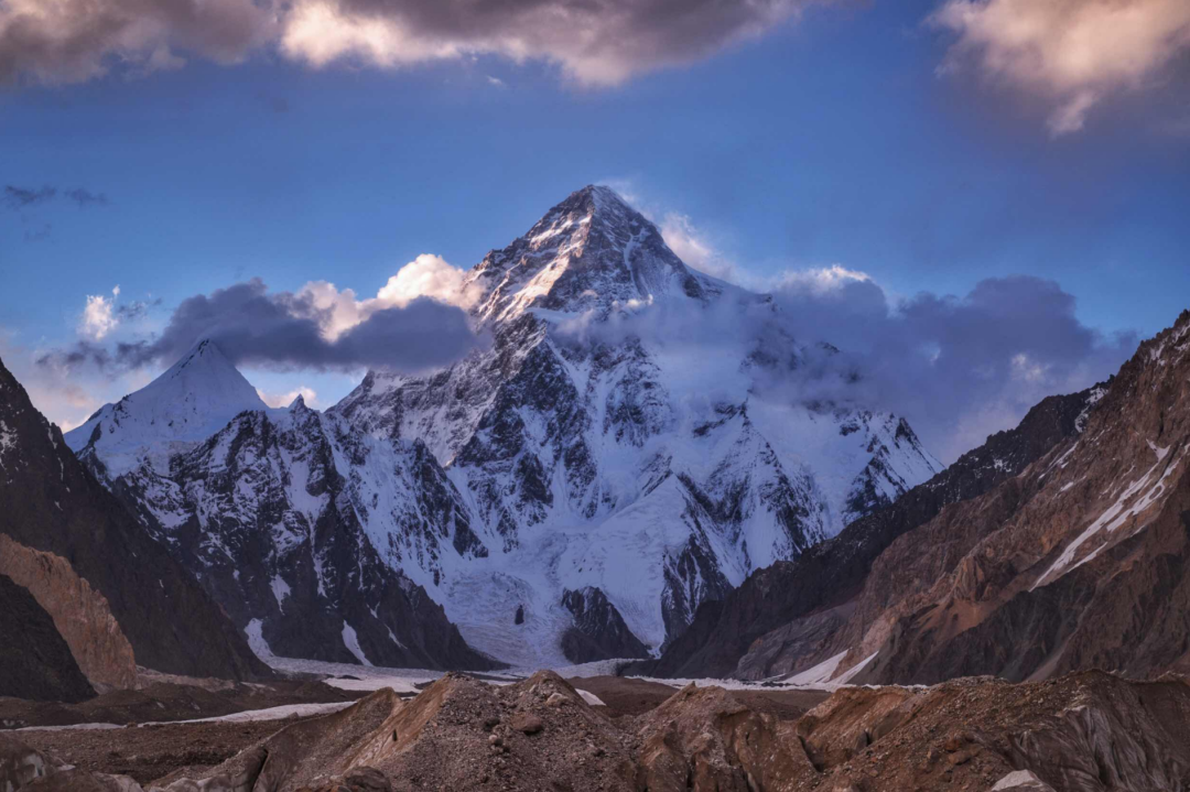 大汉使节出使西域奇遇:远方有座“头痛山”