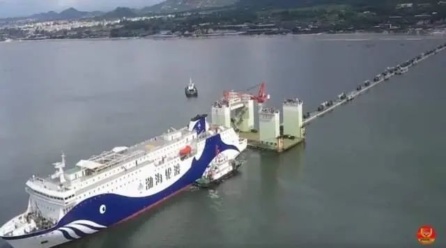 渤海滚装巨轮,南下台湾海峡,解放军派兵护送,信号十分强烈