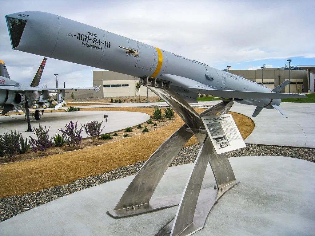 电影《壮志凌云》的剧情成了现实?央视曝光歼-16展示“首发破口,再发摧毁”神技!