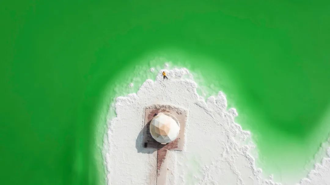 别囤盐了!中国最大的“天空之镜",比茶卡盐湖大56倍,价值12万亿,够全世界人口吃1000年!