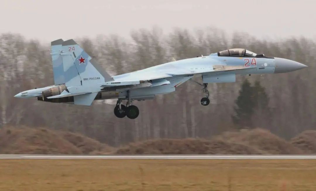 看不上歼10C,剑走偏锋出口歼15也可行!伊空军让我们打开新思路