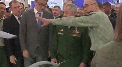 绍伊古参观中国军事装备,表情复杂悔不当初