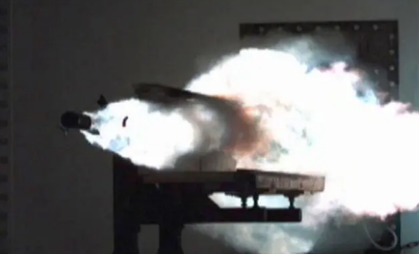 全球率先突破：中国海军测试革命性武器——地表最强电磁线圈炮！