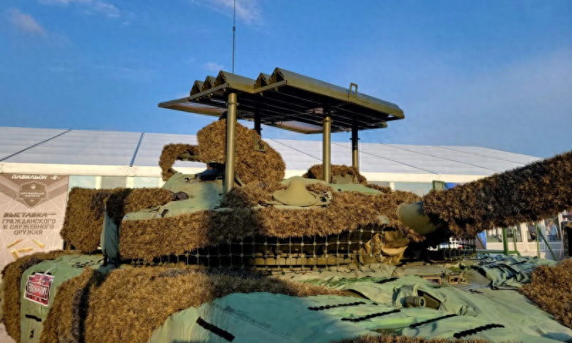 穿越机俄乌战场显神通,解放军解锁新玩法:城市作战可以这么打