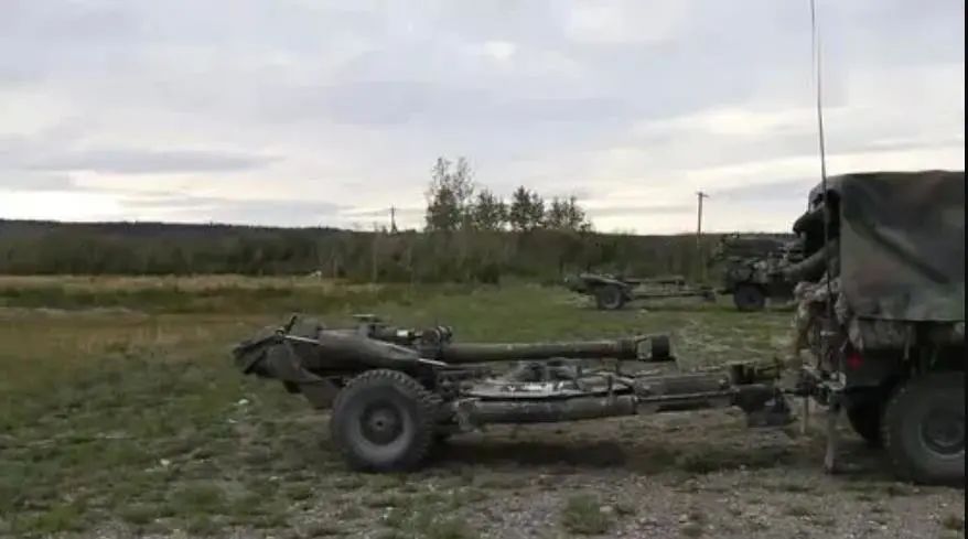 射程太短,火控被阉!美制“猴版”小钢炮,乌军却当成心肝大宝贝