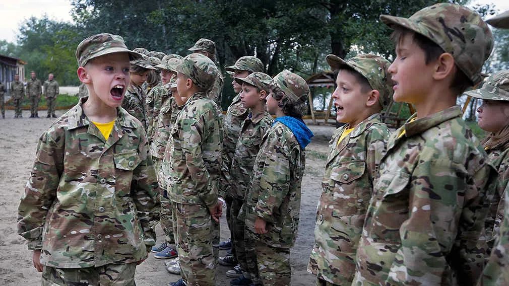 统统上战场!乌克兰颁布人类有史以来最强“抓壮丁”动员令,国民党看了都自愧不如!