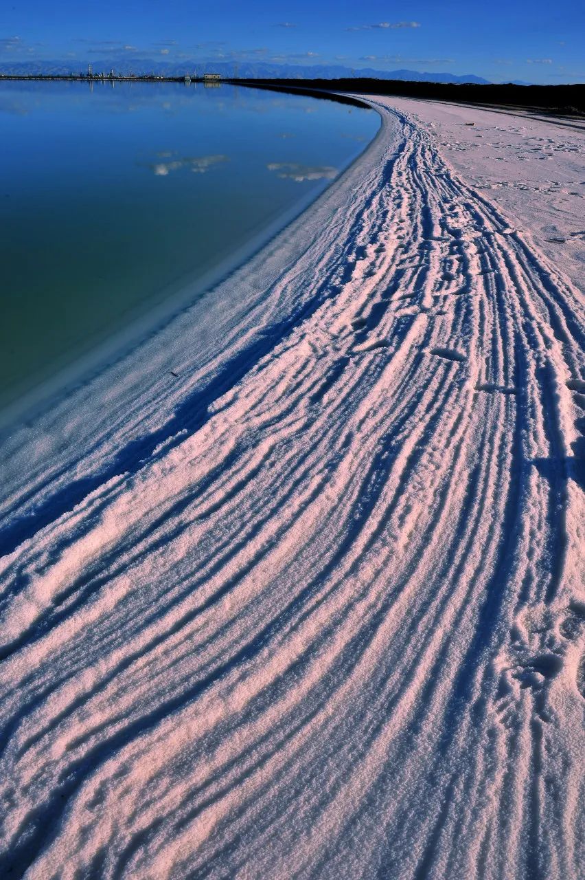 别囤盐了!中国最大的“天空之镜",比茶卡盐湖大56倍,价值12万亿,够全世界人口吃1000年!