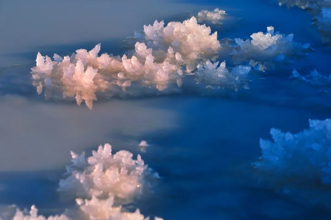 别囤盐了!中国最大的“天空之镜",比茶卡盐湖大56倍,价值12万亿,够全世界人口吃1000年!