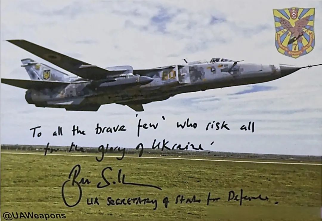 3架美军机锁定,2枚乌导弹突袭,炸塌俄军总部,9名高官被斩首