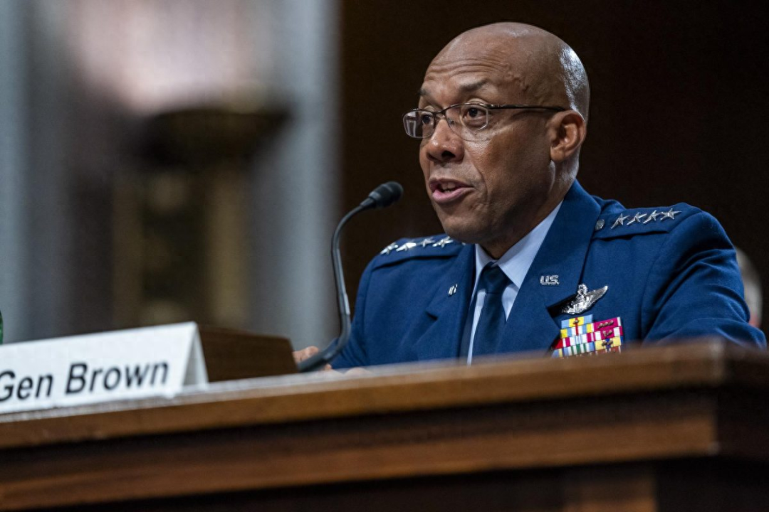 “抗中”先锋,成美军最高将领!前任留下的忠告他会听吗?