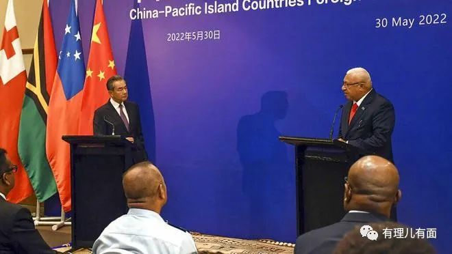 挂羊头卖狗肉,拜登又去扶贫了