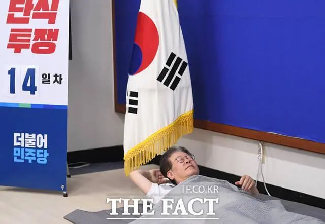 政敌绝食15天,这一次他是真的骑虎难下了