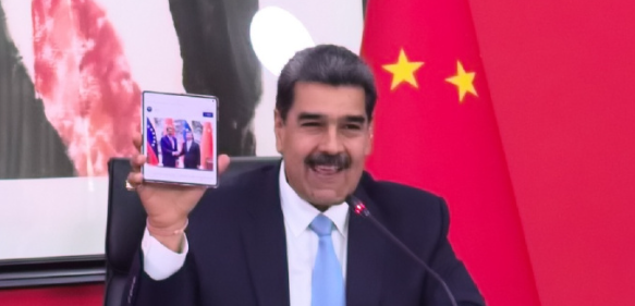 4年前华为跌倒、苹果吃饱;4年后苹果跌倒、华为吃饱