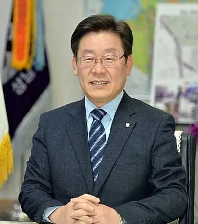 政敌绝食15天,这一次他是真的骑虎难下了