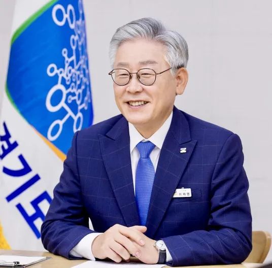 政敌绝食15天,这一次他是真的骑虎难下了