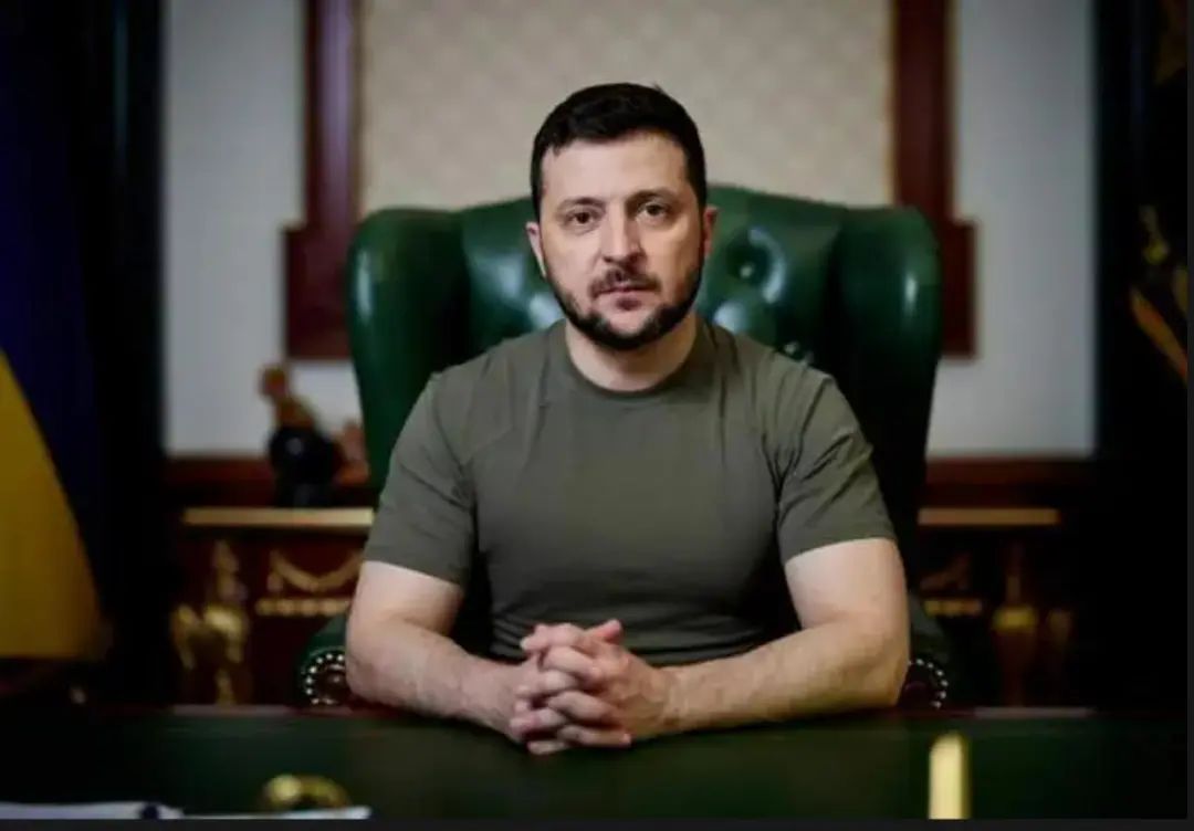 突发!俄军至暗时刻,黑海舰队总部被炸塌,克里米亚机场被摧毁