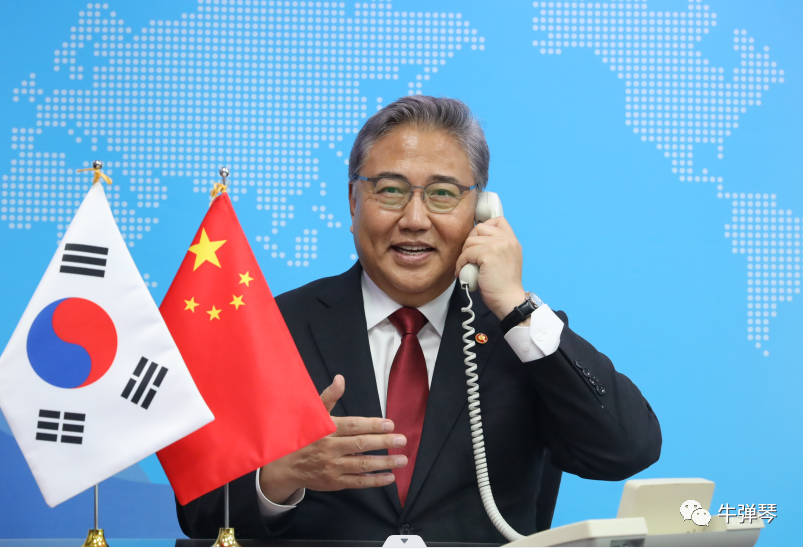 关键时刻，王毅和韩国外长通了个电话，韩国有新承诺