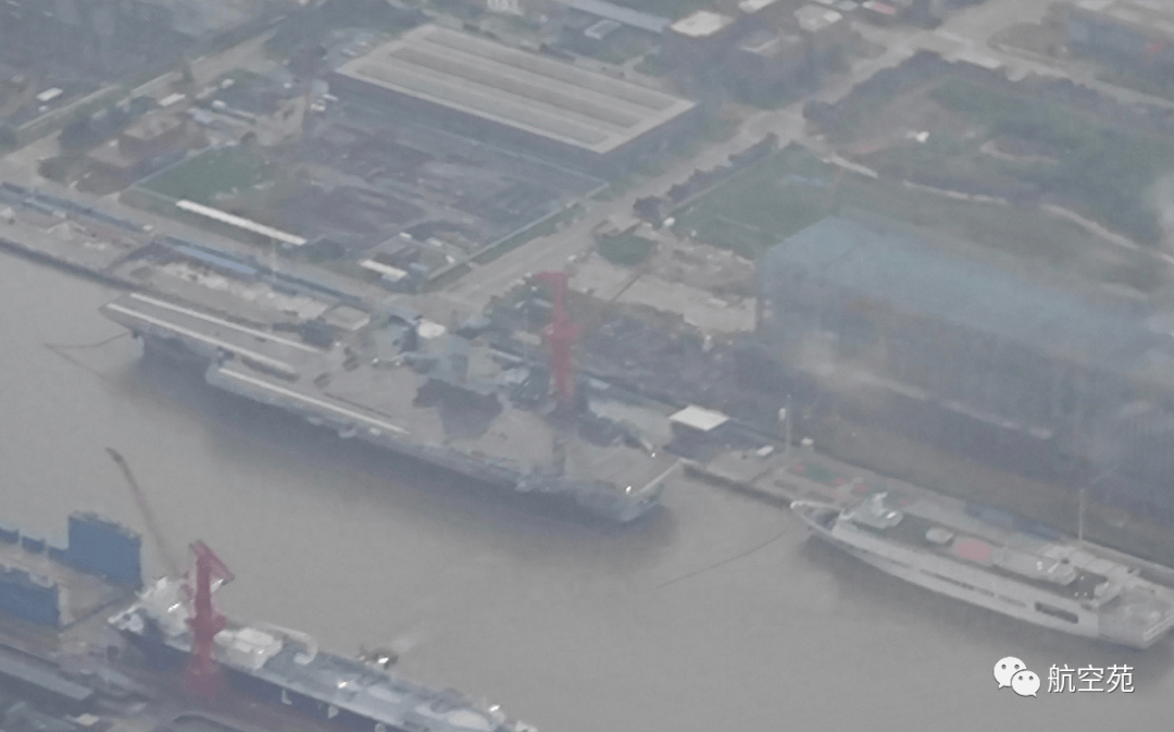 福建舰给了大惊喜,3条工棚拆除,歼35也成型,国庆献礼指日可待