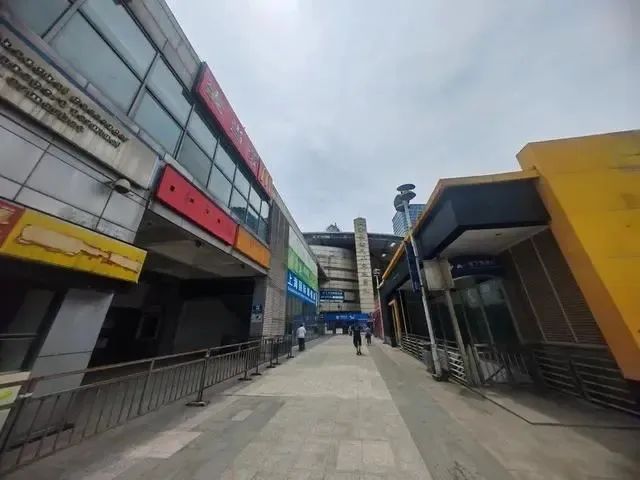 谁杀死了长途大巴?