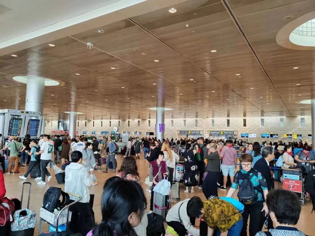 中国游客亲历巴以冲突：被堵在关卡5小时，3次酒店洗衣房避险
