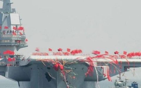 另一艘航母清空甲板，辽宁舰要用新的身份，重返解放军战斗序列