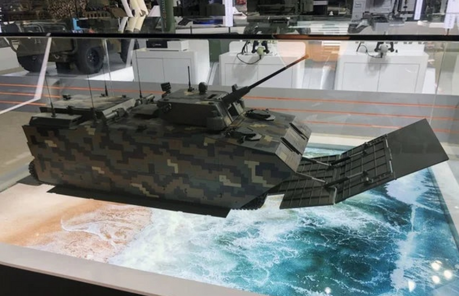 韩国最新式两栖装甲车下海潜泳淹死两人？中国05式也沉过，更危险！